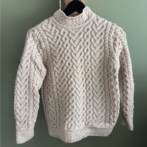 ARAN MOR / 100% Merino Wool /  Made in Ireland / Cream Cable Knit Sweater
